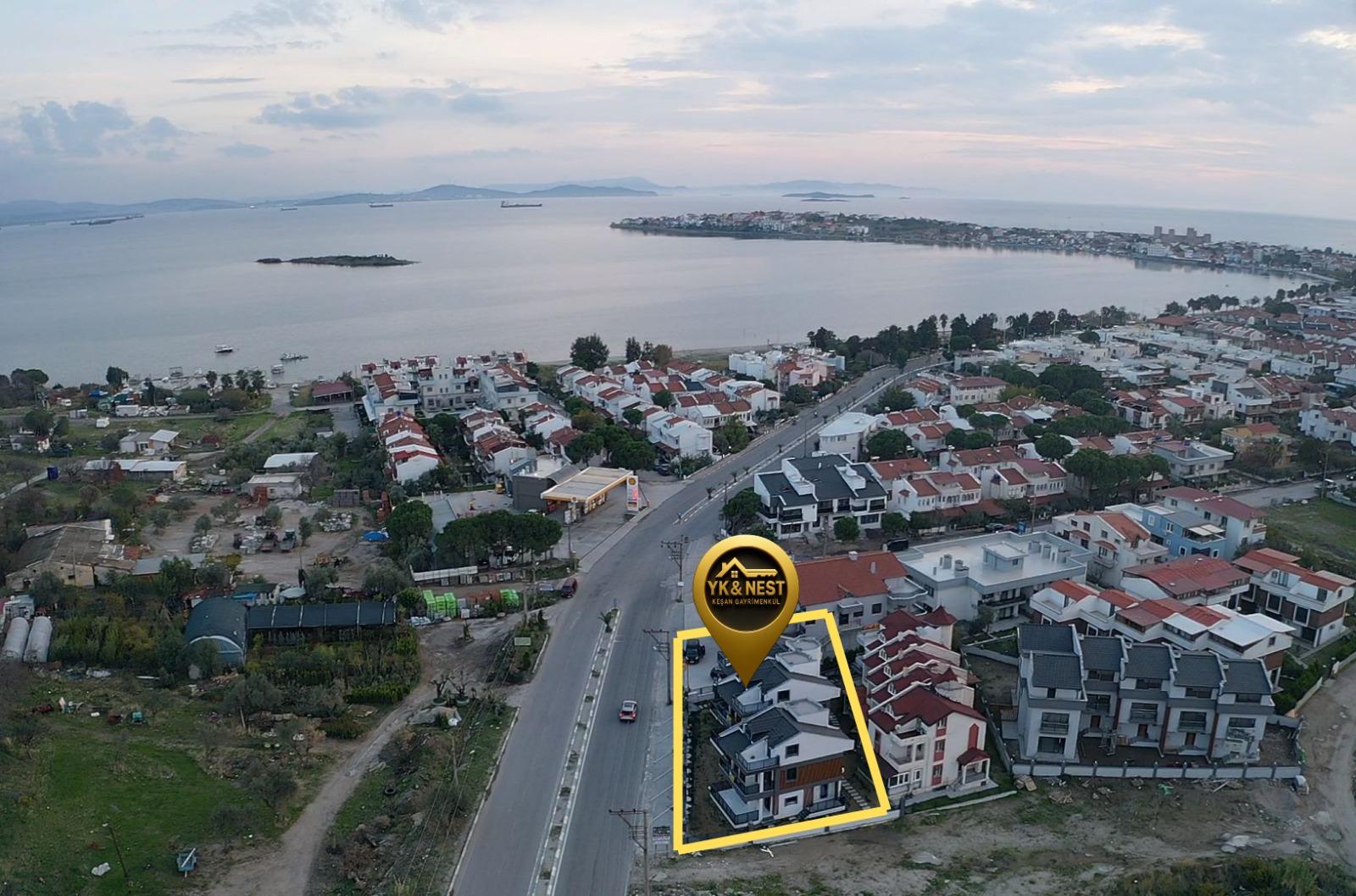 Dikili Çandarlıda denize 15m uzaklıkta ultra lüx 4+1 ikiz villa